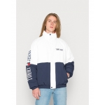 TOMMY HILFIGER Parkas y...