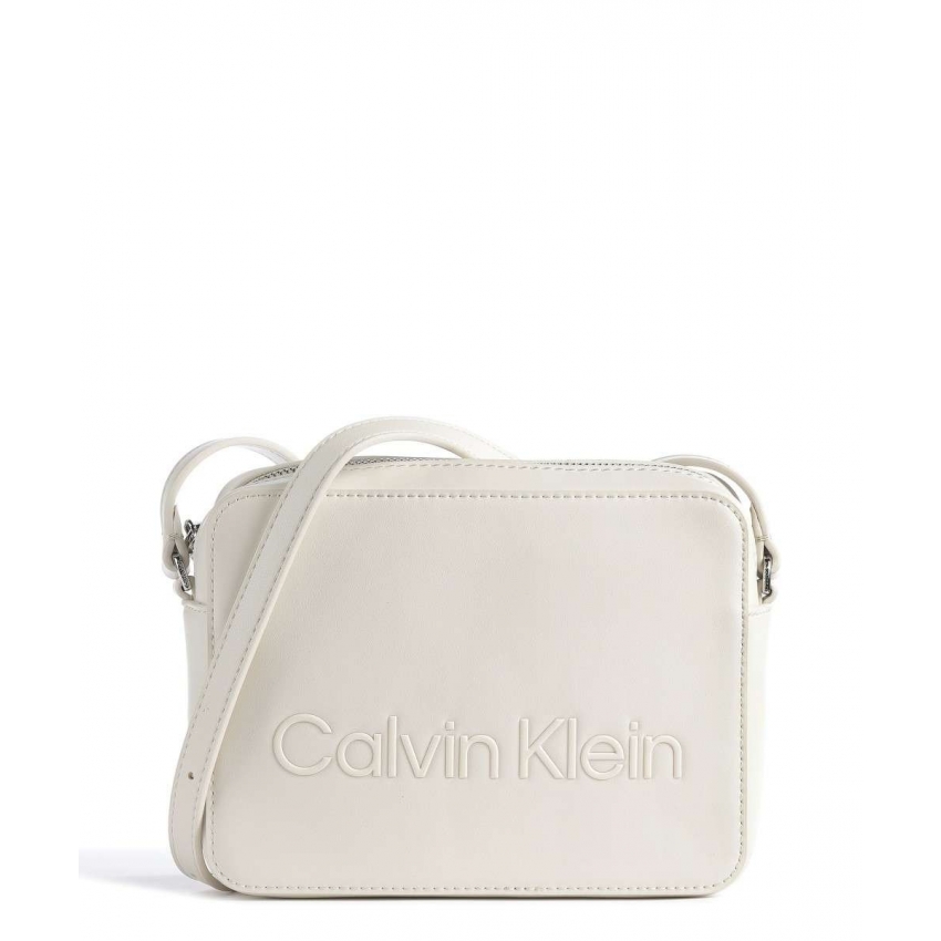 CALVIN KLEIN BOLSO K60K610180 BEIGE